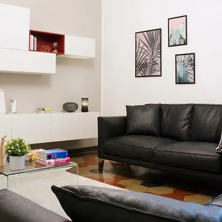 Апартаменты Joivy Splendid 3br With Parking And Terrace In Lake Como