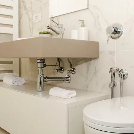 Апартаменты Joivy Splendid 3br With Parking And Terrace In *