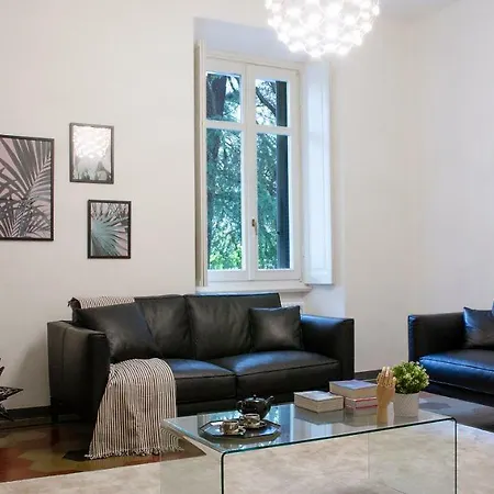 Joivy Splendid 3br With Parking And Terrace In Apartment Como