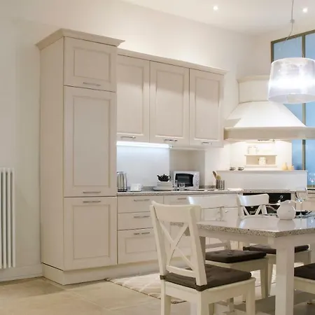 Апартаменты Joivy Splendid 3br With Parking And Terrace In Lake Como